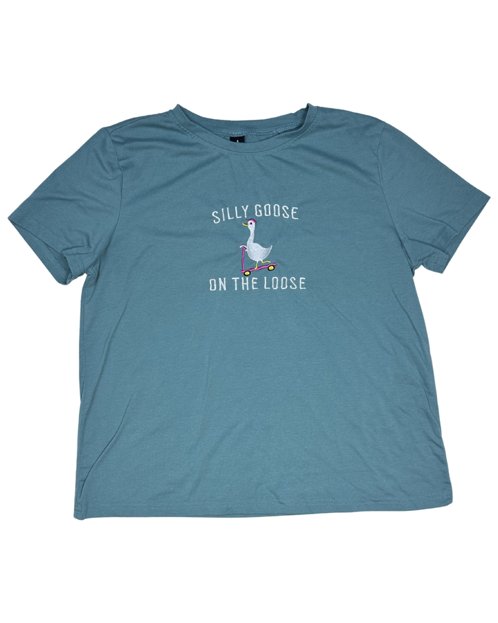 Silly Goose on the Loose Graphic T-Shirt (Small)
