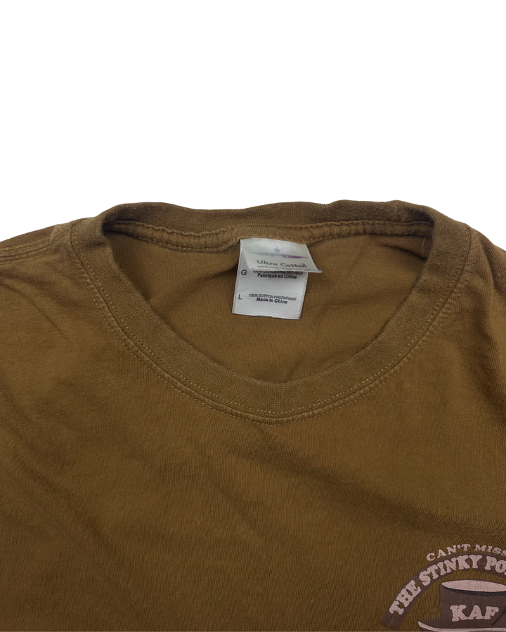 Stinky Pond Cafe Kandahar Airfield Afghanistan Graphic Pocket T-Shirt (large)