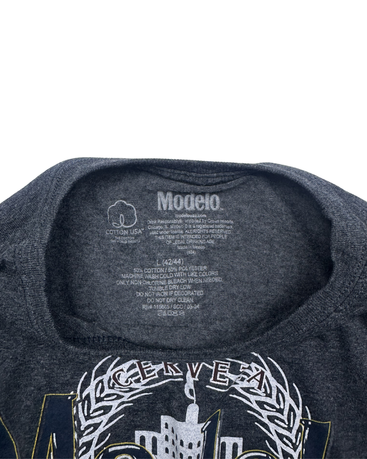 Modelo Cerveza Vintage Label T-Shirt (large)