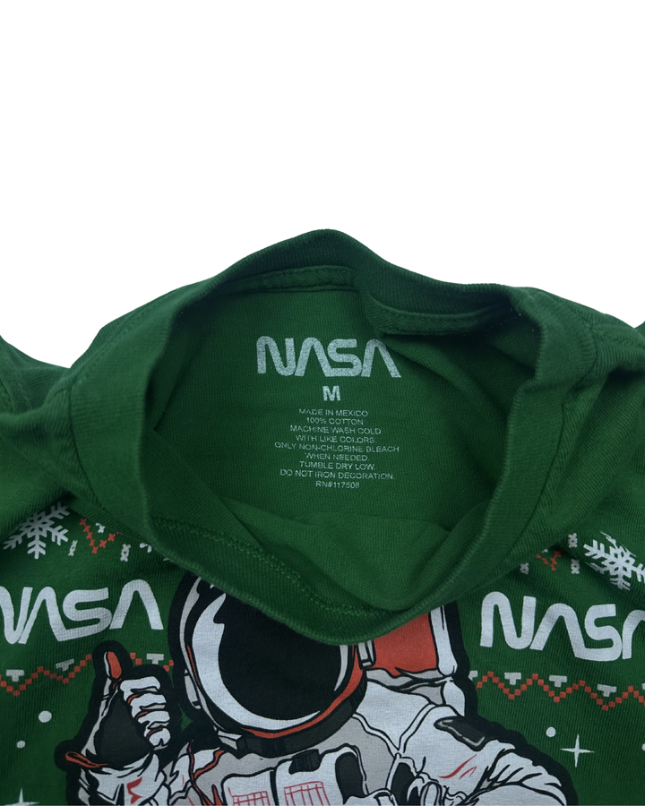 NASA Astronaut Christmas Graphic T-Shirt (Medium)