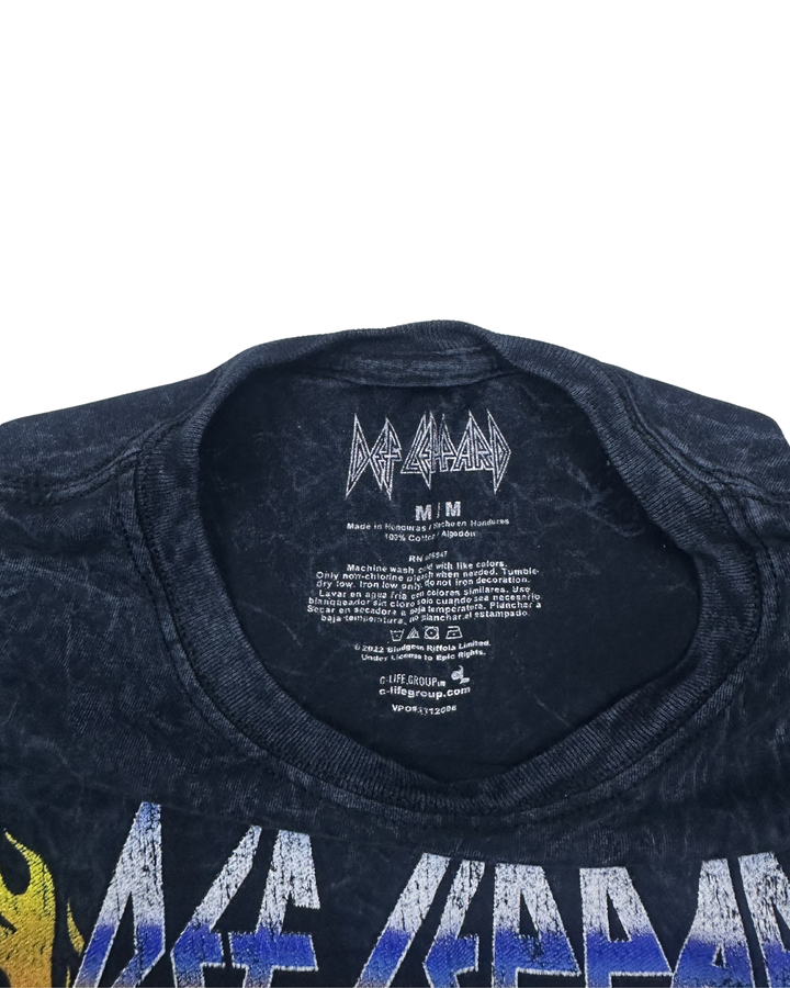 Def Leppard Animal Mineral Wash Graphic T-Shirt (medium)