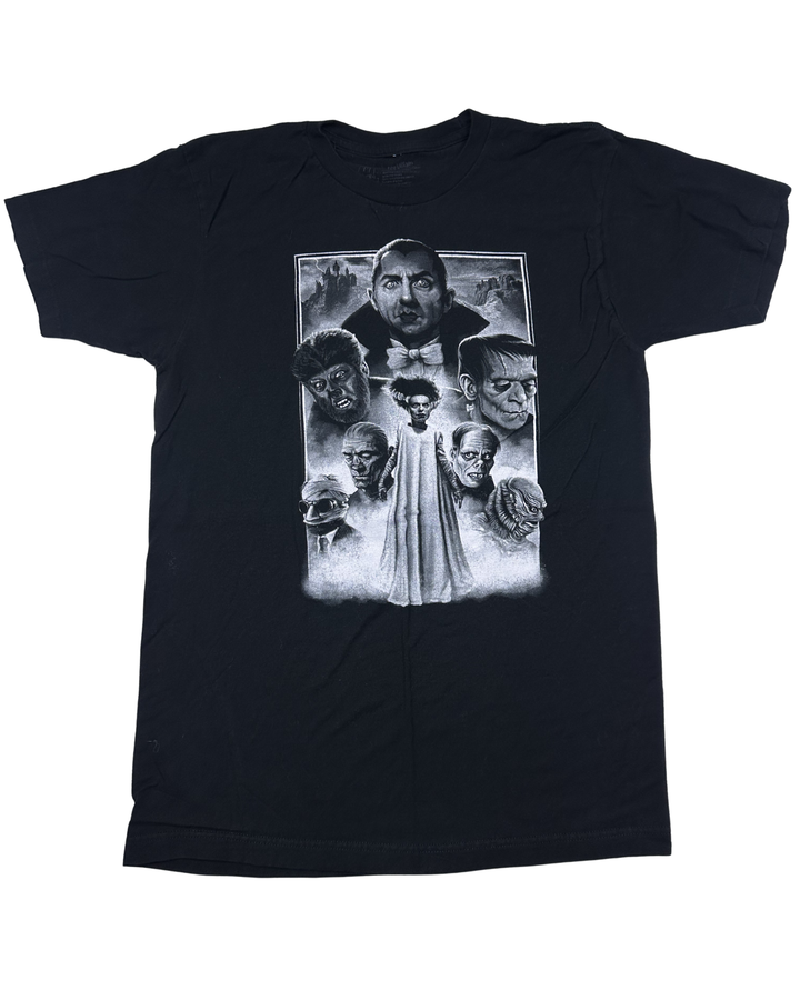 Universal Monsters Classic Horror Graphic T-Shirt (medium)