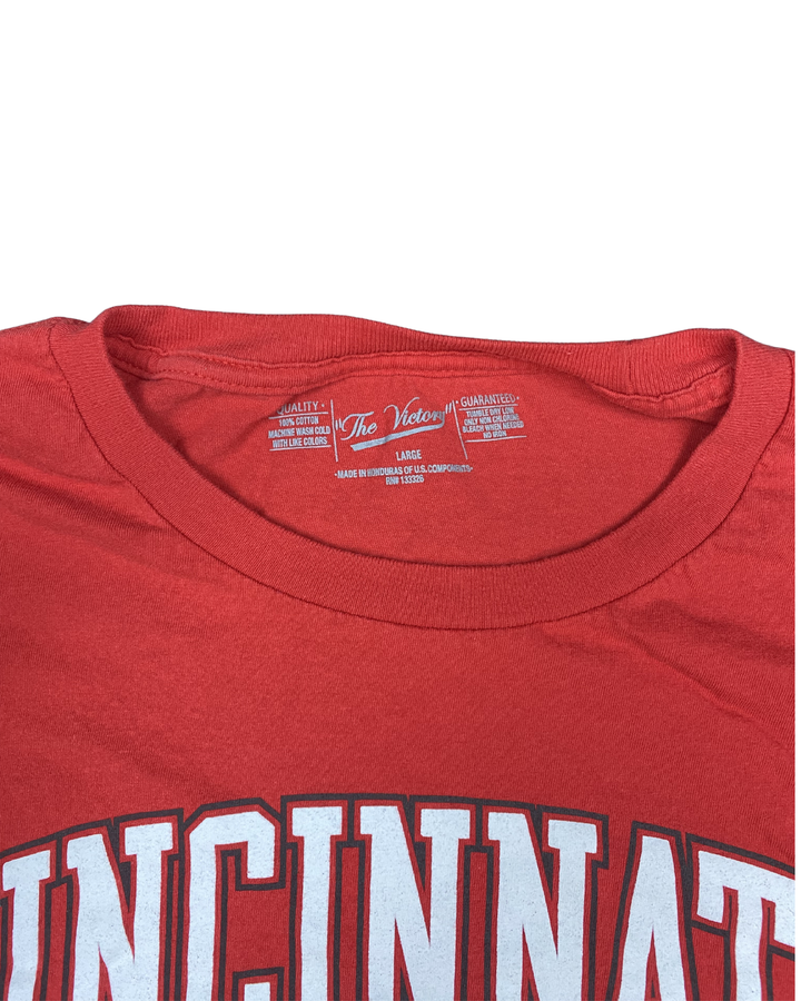 The Victory Cincinnati Bearcats Graphic T-Shirt (Large)